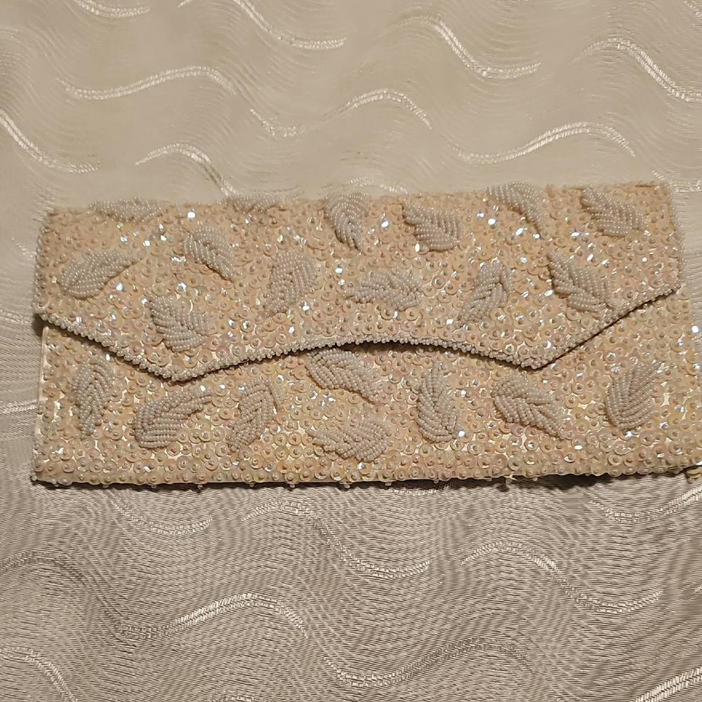 Chic Sequined Cream Clutch